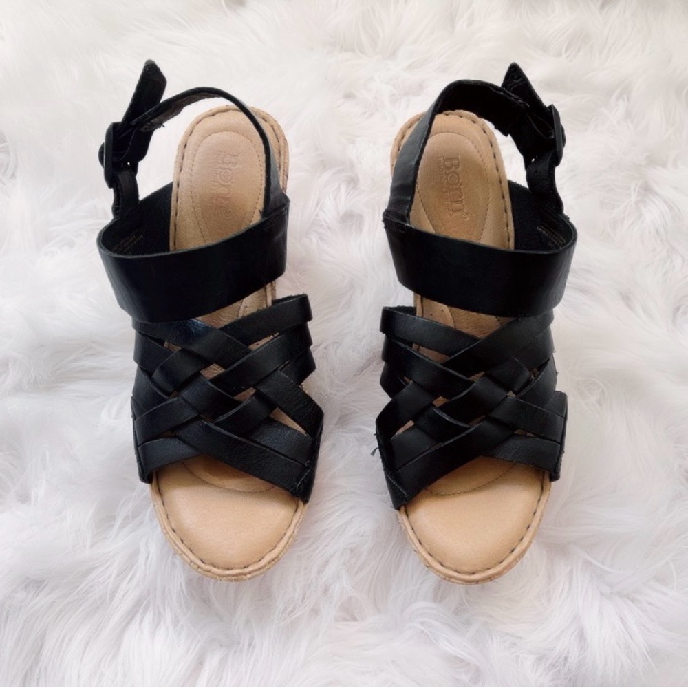 BORN brand gen. leather sandal. Quality/condition perfection! BN/Never worn.